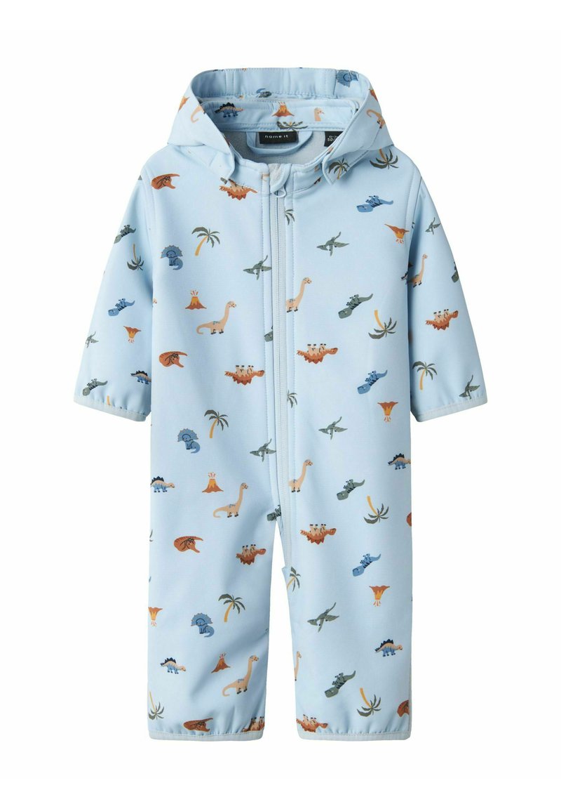 Hellblauer Einteiler mit einem Reißverschluss vorne, Kapuze und bunten Dinosaurier- und Palmenmustern auf dem Stoff. Glatte Textur.