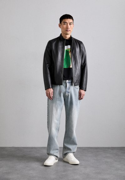 Noon Goons FLY DAYZ PANT - Tiesaus kirpimo džinsai - stone wash