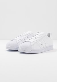 adidas Originals SUPERSTAR - Treniņu apavi - footwear white