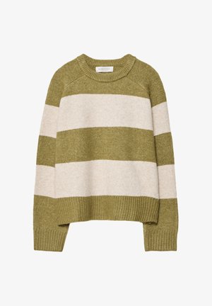 Olivengrøn og creme-stribet sweater lavet af blødt strikstof. Har en rund udskæring samt ribbede manchetter og kant. Løs pasform.