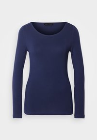 Långärmad marinblå t-shirt i mjuk bomullsblandning, med rund halsringning och figursydd silhuett utan mönster eller dekorationer.