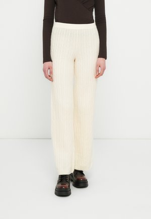 CABLE PANT - Housut - ivory frost