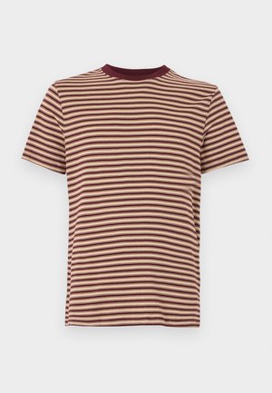 T-shirt en coton à manches courtes avec un motif de fines rayures horizontales en marron et beige, doté d'un col rond marron.
