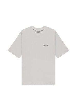 Hellgraues Baumwoll-T-Shirt mit Rundhalsausschnitt und kurzen Ärmeln. Verfügt über einen kleinen schwarzen Logo-Text im linken Brustbereich.
