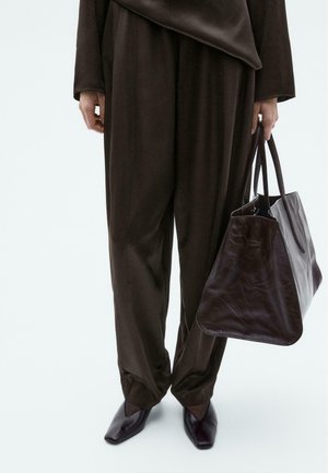 LIMITED EDITION - BALLOON FIT  - Trousers - mottled dark brown