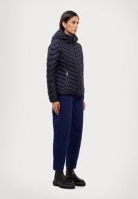 MICHAEL Michael Kors REVERSIBLE LOGO PACKABLE - Light jacket - admiral