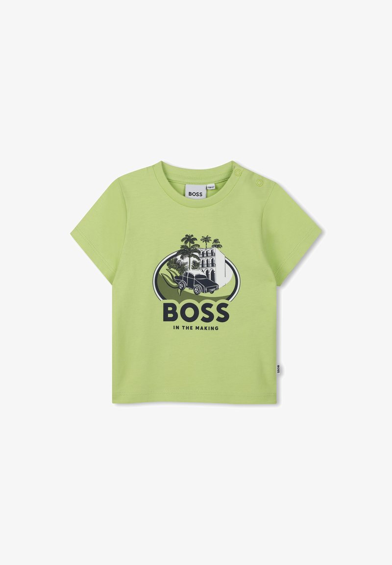 T-shirt con maniche corte di colore verde chiaro realizzata in cotone, con una stampa grafica che ritrae un'auto, palme e la scritta "BOSS IN THE MAKING" in nero.