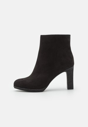 2-25341-41 - Boots à talons - black