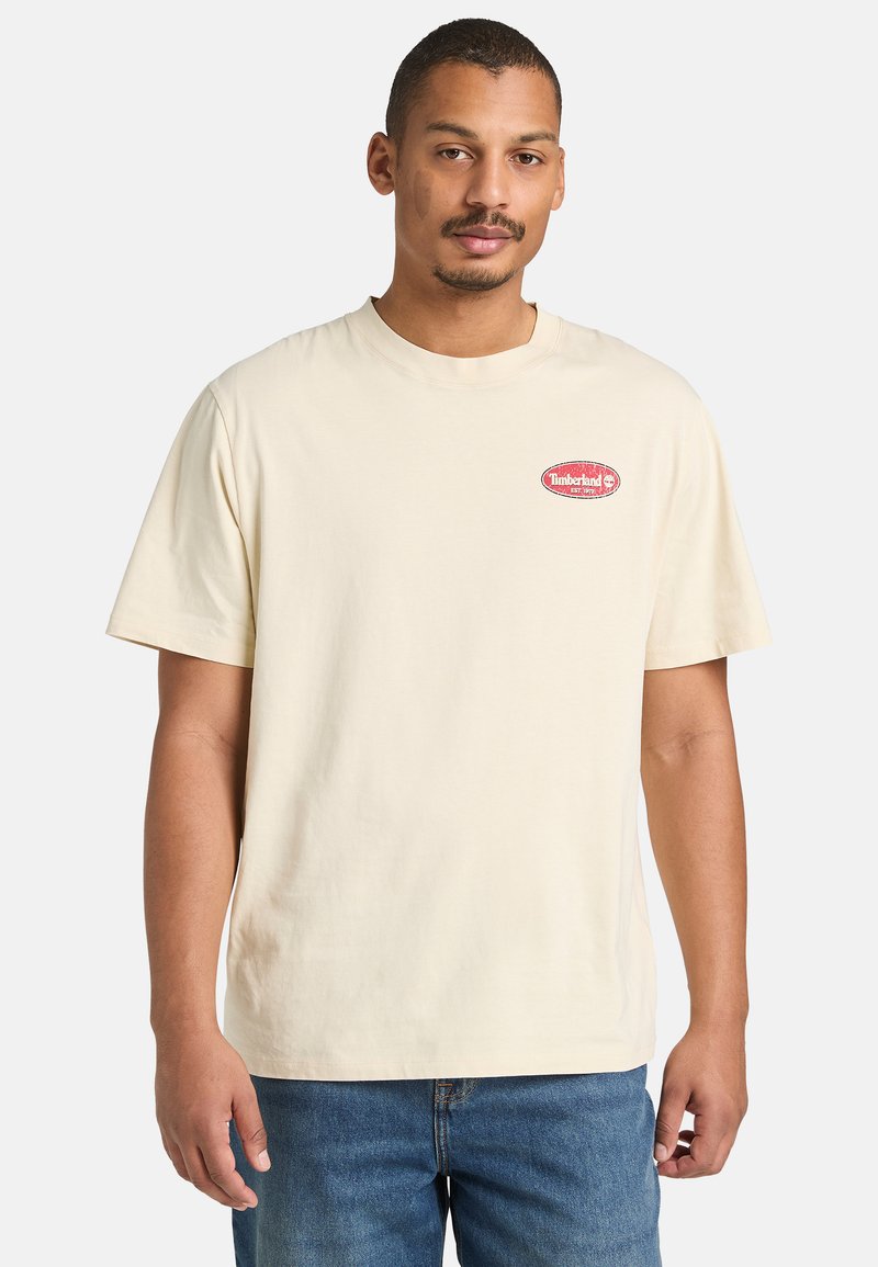 Timberland GAS STATION BACK GRAPHIC TEE. - Triko s potiskem - light beige