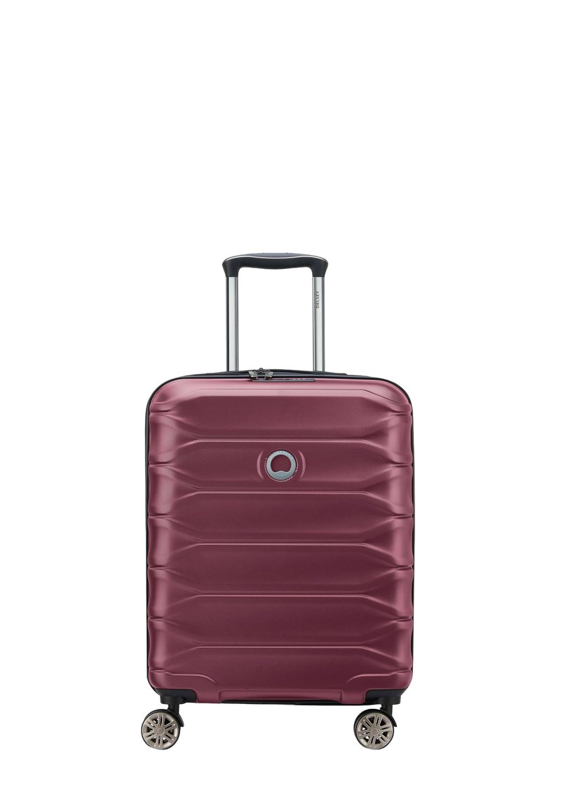 Valigia a mano rigida di colore bordeaux scuro con superficie testurizzata, logo argento, manico estraibile e quattro ruote girevoli.