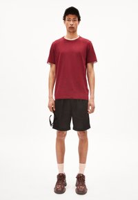 ARMEDANGELS JAAMES - T-Shirt basic - dark crimson