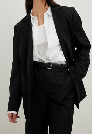 NA-KD Manteau court - black