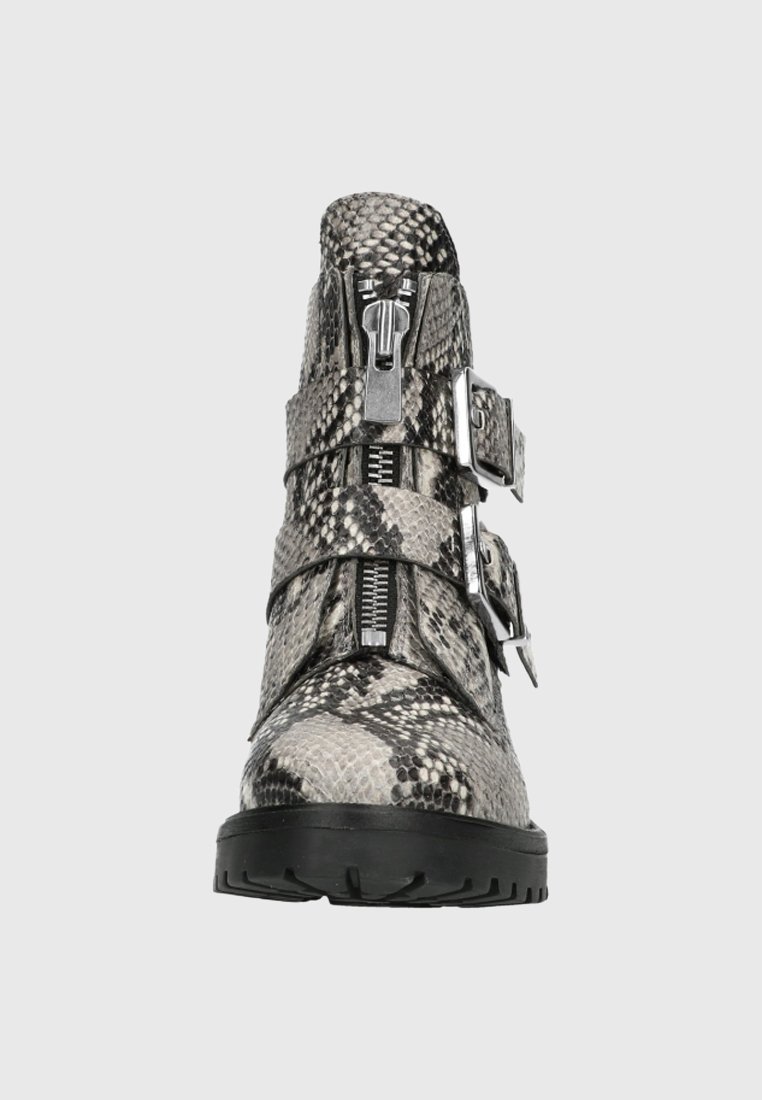 stiefeletten schlangenmuster