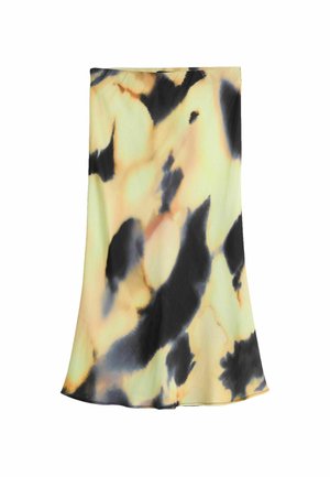 Geel-zwarte tie-dye midi-rok met licht uitlopende zoom, plat uitgespreid op een witte achtergrond.