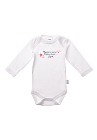 Weißes Langarm-Babybody aus Baumwolle, mit dem Text "Mama und Papa lieben mich" in Blau und roten Sternelementen. Druckknopfverschluss am Boden.