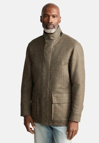 Unselected, brown check