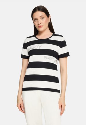 Zwart-wit gestreept T-shirt met een ronde hals, korte mouwen en de tekst "ENJOY" in strass-steentjes op de voorkant.