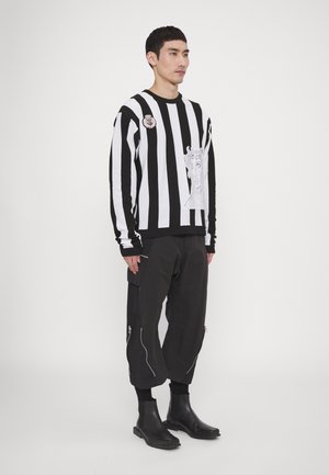 SOCCER UNISEX - Svetr - panna/black