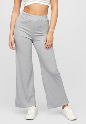 SOMMER MIT WEITEM BEINSCHNITT UND MATERIAL - Pantalon classique - grey melange