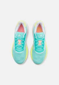 adidas Performance SUPERNOVA STRIDE - Tekaški copati za cesto - flash aqua/footwear white/pulse lime