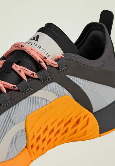 adidas by Stella McCartney DROPSET - Träningsskor - core black crew orange clear onix