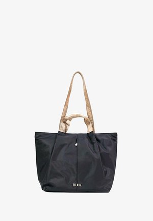Bolso tote negro con asas beige con estampado de mapa, tela suave y logo "MILASÈ" centrado cerca de la parte inferior.