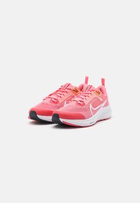 Nike Performance AIR ZOOM PEGASUS 40 UNISEX - Scarpe da corsa su strada - coral chalk/white/citron pulse/sea coral