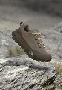 Επιλέχθηκε, garnet/smokey brown