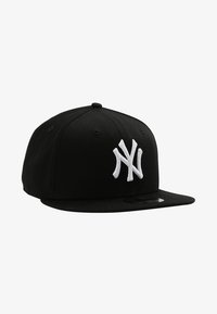 Selected, black/optic white