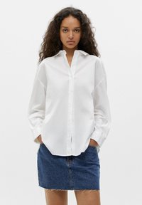 PULL&BEAR - Camicia - white Immagine in miniatura 1