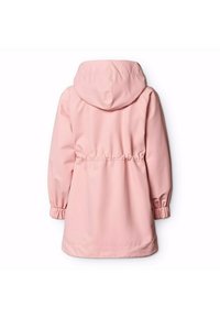 Impermeabile rosa con cappuccio, vita regolabile con cordoncino, polsini elasticizzati e tessuto liscio e resistente all'acqua. Presenta un design di lunghezza intermedia.