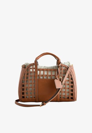 Brūna ādas soma ar režģa dizainu, bēša auduma oderējums, augšējās rokturi, regulējama plecu siksna un priekšējā kabata ar "Le Marais" zīmolu.