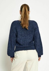 Minus MSJENNIE V-NECK  - Trui - sky captain