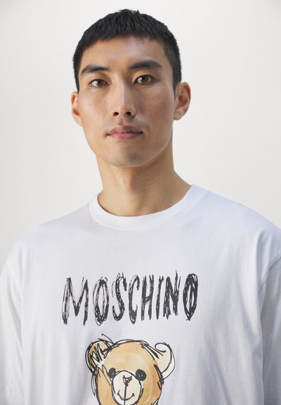 MOSCHINO POETRY MESSAGES - Camiseta estampada - white