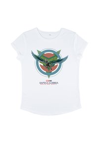 Camiseta blanca de algodón con un gráfico de un personaje con alas, en un diseño circular multicolor y el texto "Capitán América".