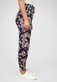 Cloud 5ive MIT BÜNDCHEN 2-POCKETS ROSEN PRINT - Joggebukse - navy