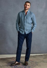 Next SIGNATURE BAIRD MCNUTT IRISH TRIMMED REGULAR FIT SINGLE CUFF - Marškiniai - navy blue