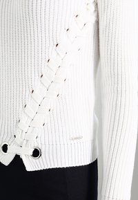 Guess Strickpullover - white