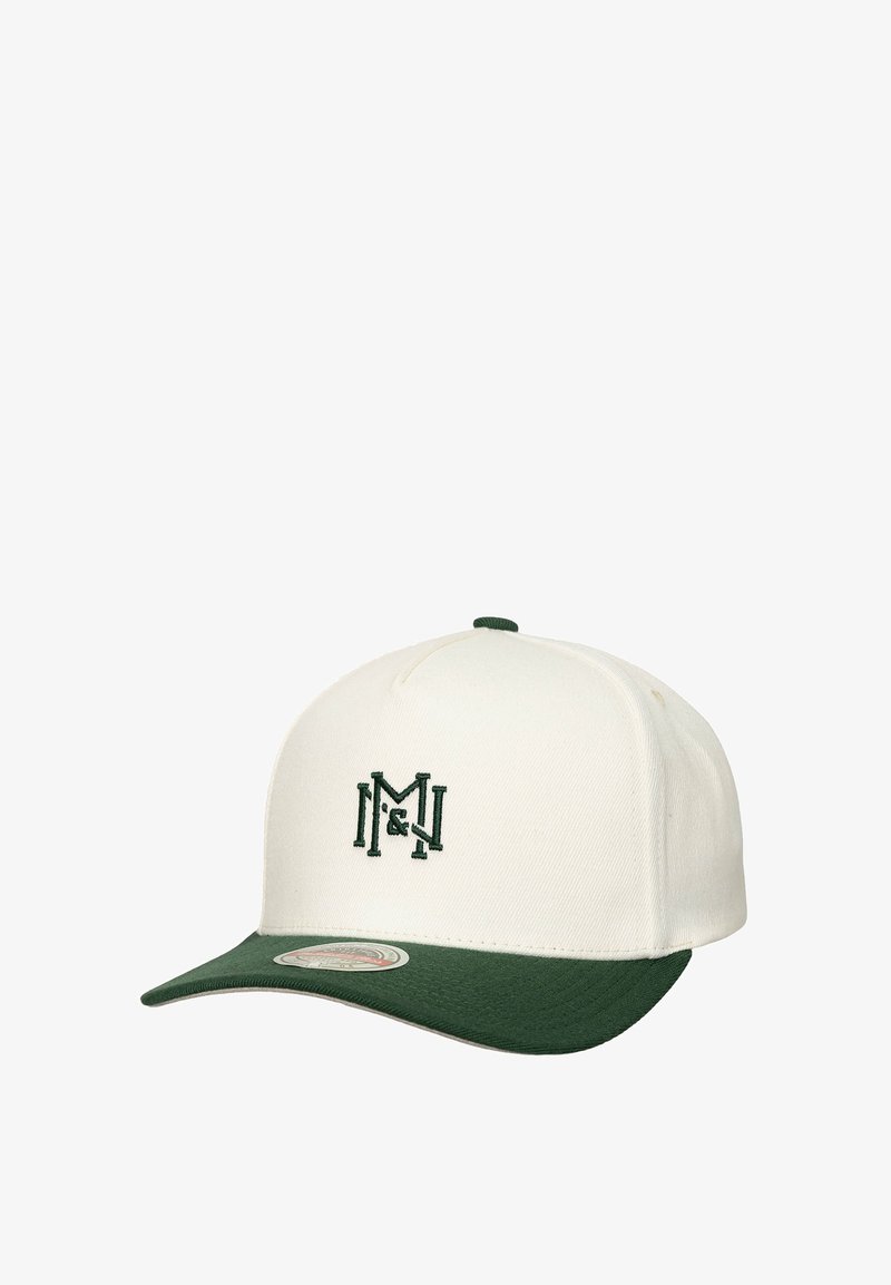 Weißer Baseball-Cap mit grünem Schirm und gesticktem Logo in Dunkelgrün. Der Cap hat ein strukturiertes Design und einen flachen Schirm.