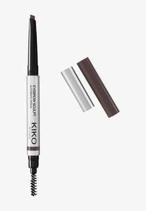 Matita per sopracciglia a doppia estremità con punta angolata e spazzola spoolie, con due tappi separati in argento e marrone scuro.
