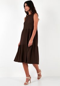 LELA REGULAR FIT - Dnevna haljina - brown