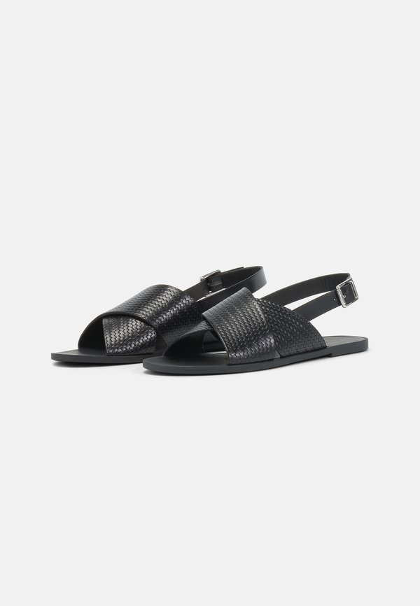 TIA 2.0 - Sandals2