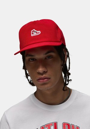 Keps - red