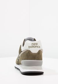 New Balance ML574 UNISEX - Sapatilhas - olive
