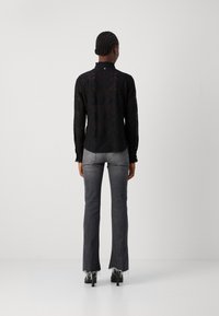 Mos Mosh SHIRT - Bluza z gumbi - black