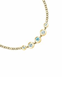 Collana in oro con cinque accenti circolari, ognuno con gemme blu di diverse dimensioni, che mostrano un metallo liscio e pietre levigate.