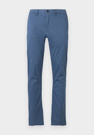 Pantalons en coton légers et bleus avec une coupe droite, fermeture à bouton et texture lisse. Comprend des poches avant et une finition soignée.