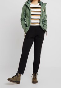 Ragwear Parkas - olive