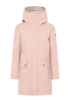 Jasnoróżowy płaszcz przeciwdeszczowy z kapturem, zapinany z przodu na napy oraz posiadający dwie duże kieszenie z patkami zapinane na guziki.
