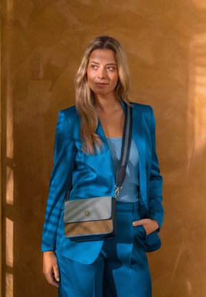 Pip Studio FENNA FLAP SMALL - Cross body bag - blauw